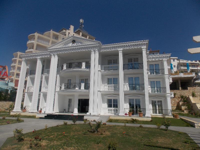 Отель Kalcuni 4*