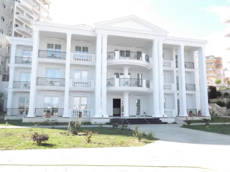 Kalcuni 4* Саранда