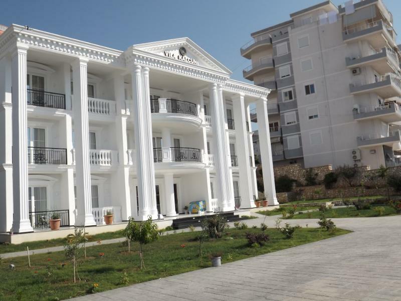 Отель Kalcuni 4*
